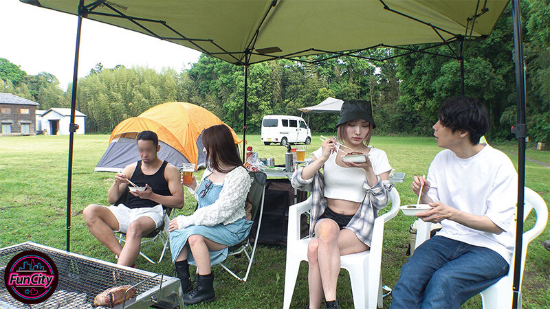 CAMP×NTR エロ舌で隣人夫をしゃぶり堕とすギャル妻 春陽モカ